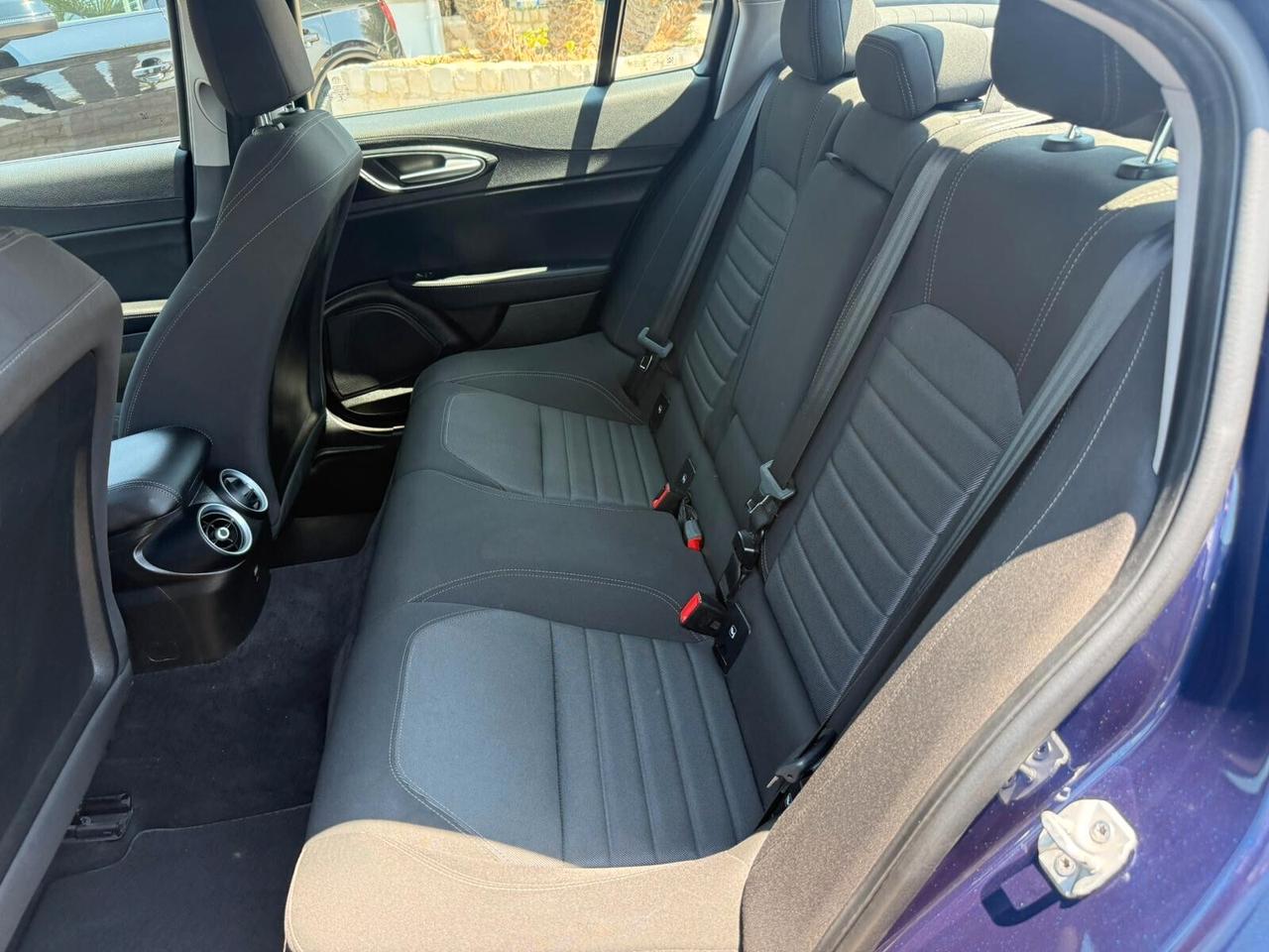 Alfa Giulia 2.2 160 CV AT8 Super Manuale Blu Monte Carlo