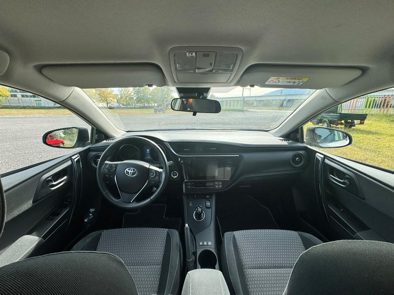 Toyota Auris 1.8 Hybrid Lounge