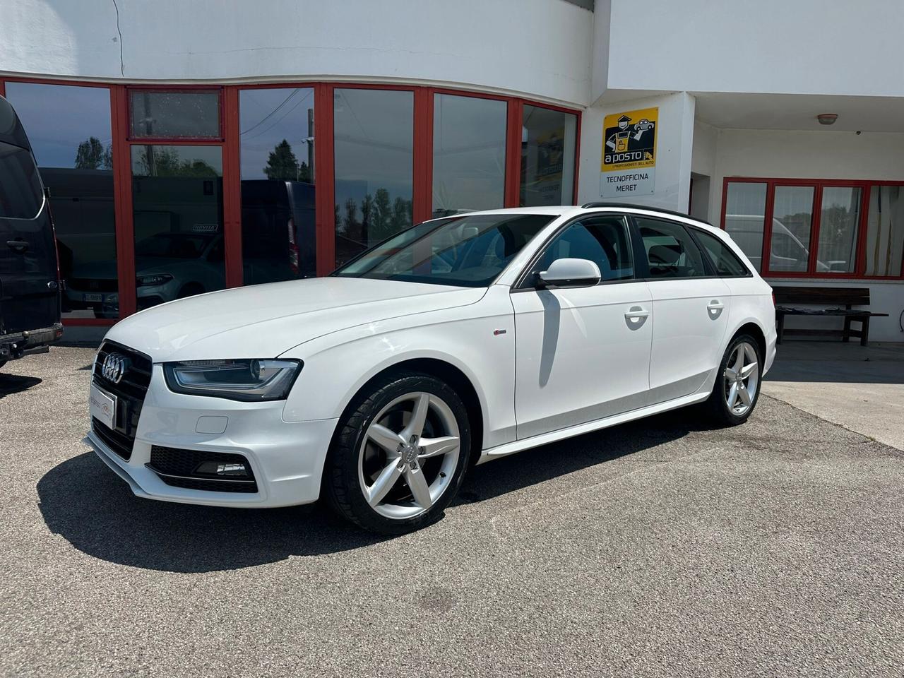 Audi A4 Avant 2.0 TDI 150 CV S-LINE