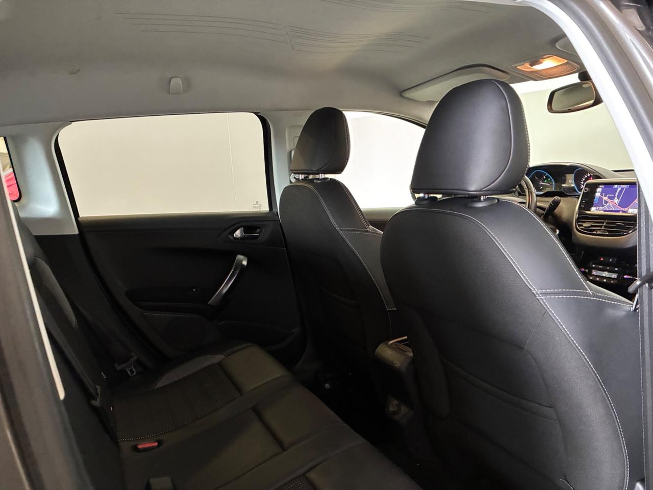 Peugeot 2008 BlueHDi 120 S&S Allure