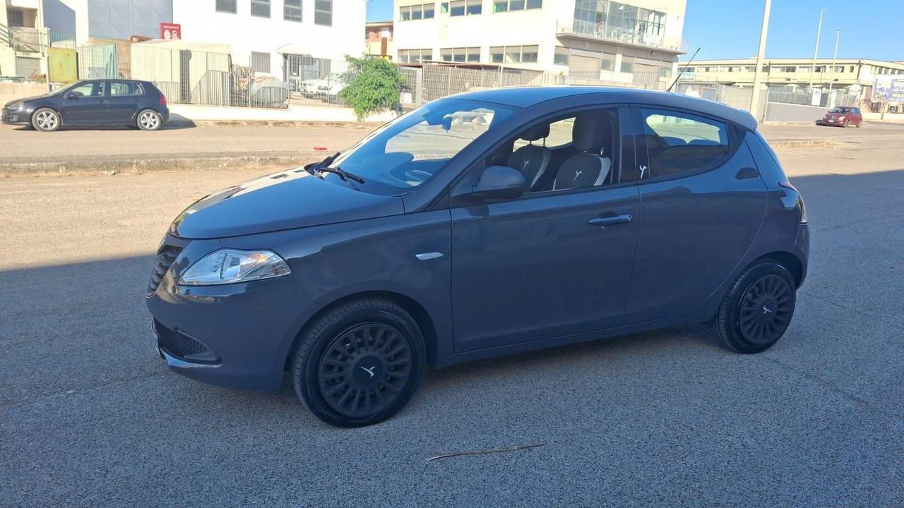 Lancia Ypsilon 1.2 69 CV 5 porte S&S Elefantino