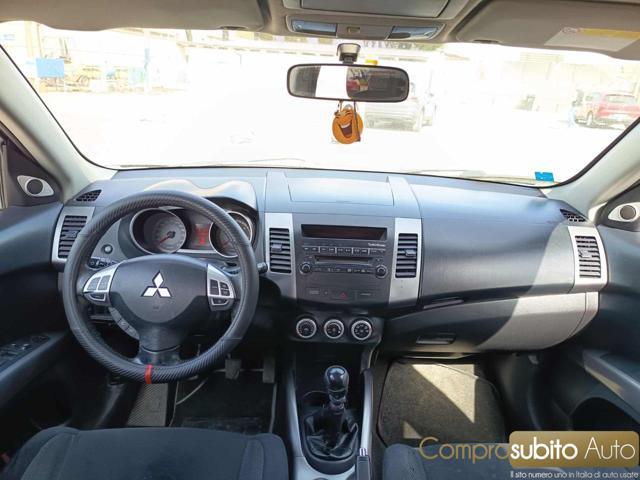 MITSUBISHI Outlander 2.0 DI-D Instyle 7 p.ti DPF