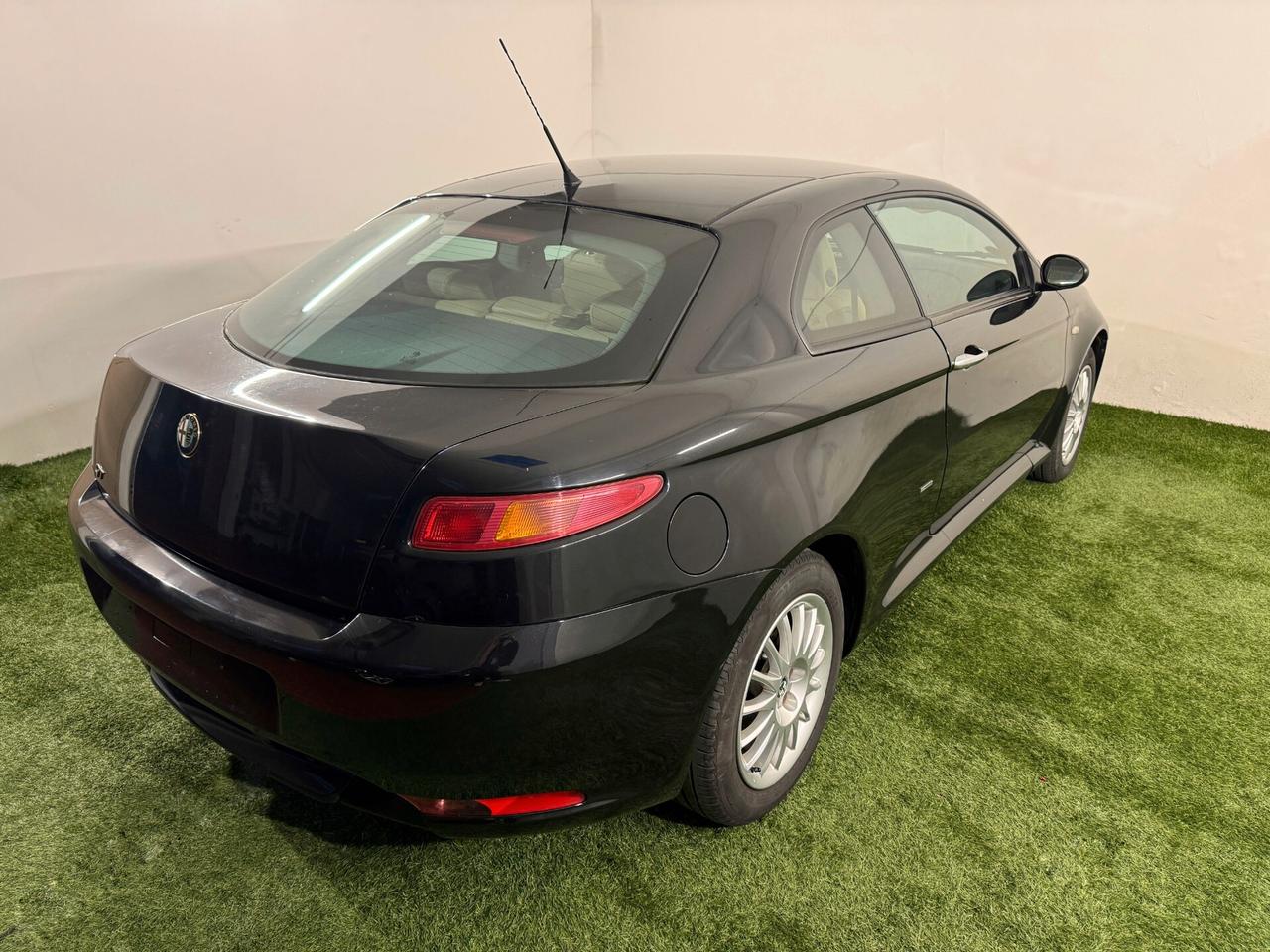 Alfa Romeo GT 1.8 16V TS DISTINCTIVE BERTONE