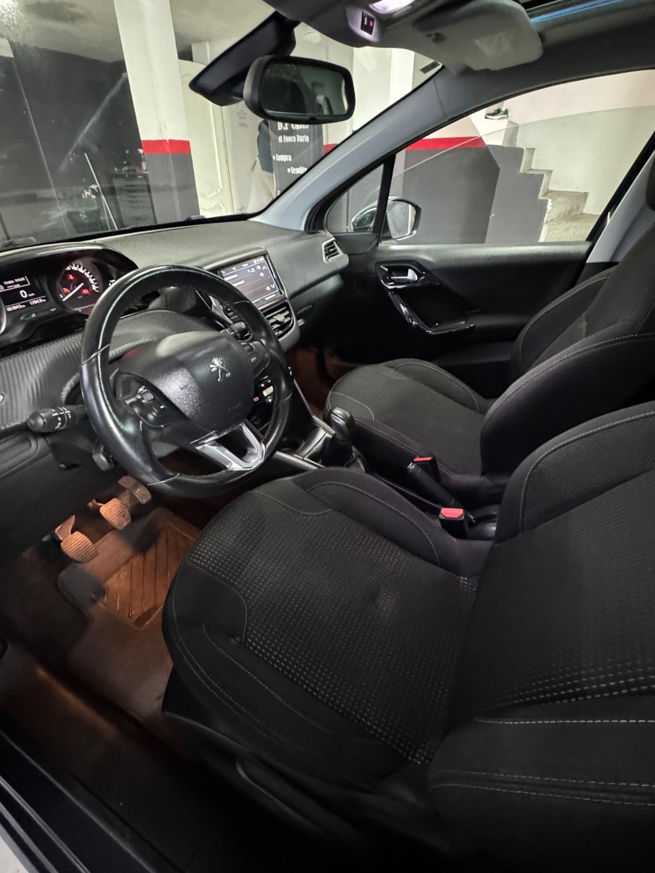 Peugeot 208 BlueHDi 75 5 porte Allure