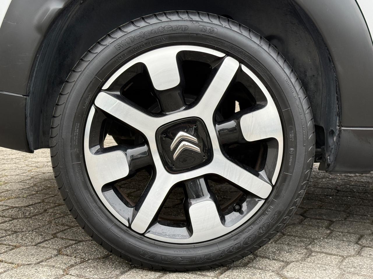 Citroen C4 Cactus BlueHDi 100 Shine
