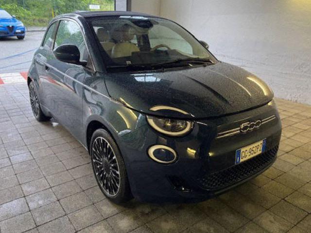 FIAT 500e Cabrio 42 kWh La Prima 320 Km autonomia