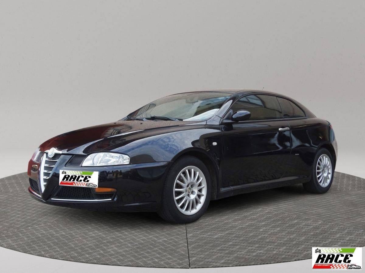 ALFA ROMEO - GT - 1.9 JTDM 16V Distinctive
