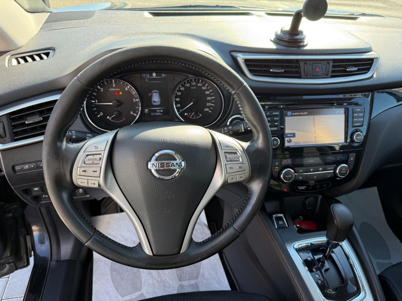 Nissan Qashqai 1.6 dCi 2WD Tekna-TETTO-NAVI.360