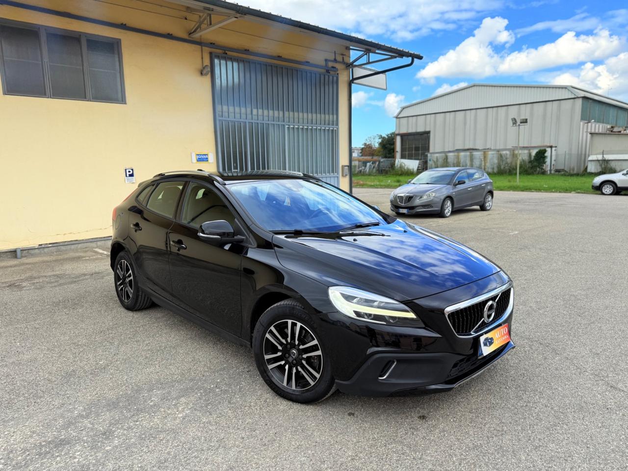 Volvo V40 Cross Country D2 Style Plus garanzia 2019