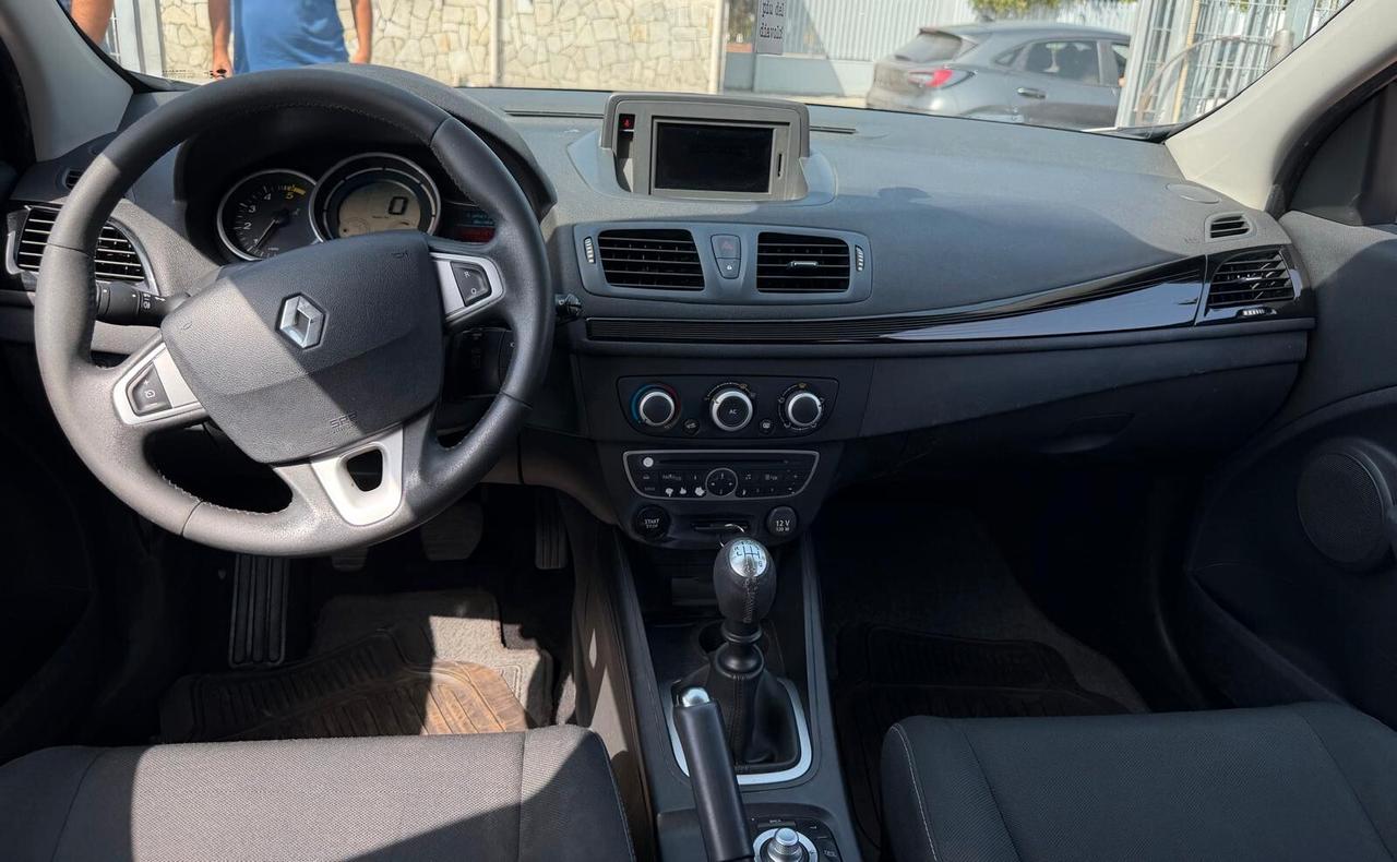 Renault Mégane 1.5 dCi 110CV Start&Stop SporTour Wave-03/2012