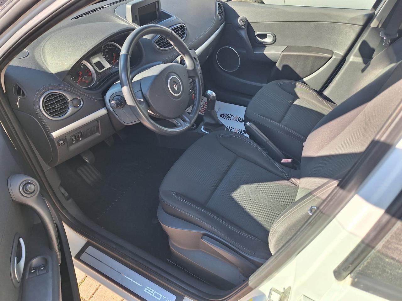 Renault Clio 1.2 16V 5 porte Dynamique