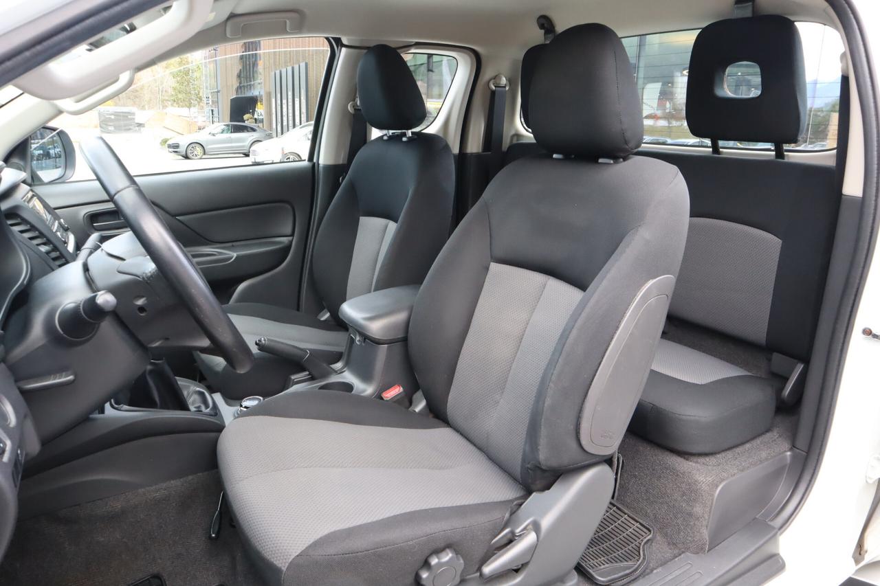 Mitsubishi L200 Club-Cab Gancio SOLO 36.000KM!