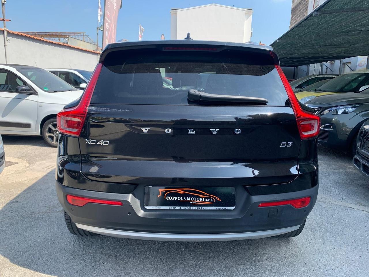 Volvo XC40 2.0 d3 Momentum Navi/Kamera/Tetto/Park/Pelle