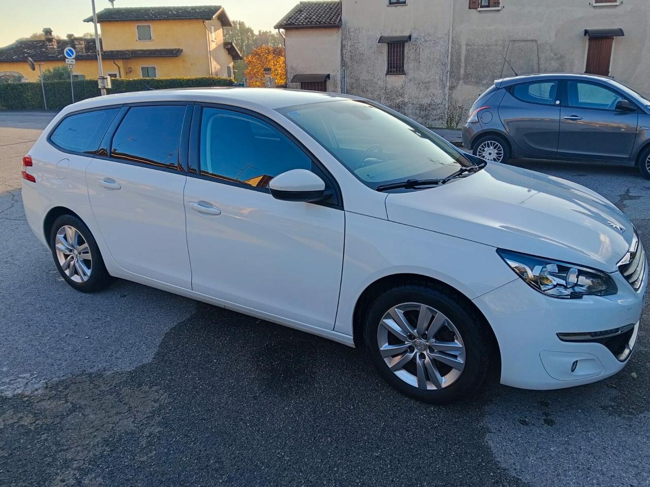 Peugeot 308 BlueHDi 120 S&S Business