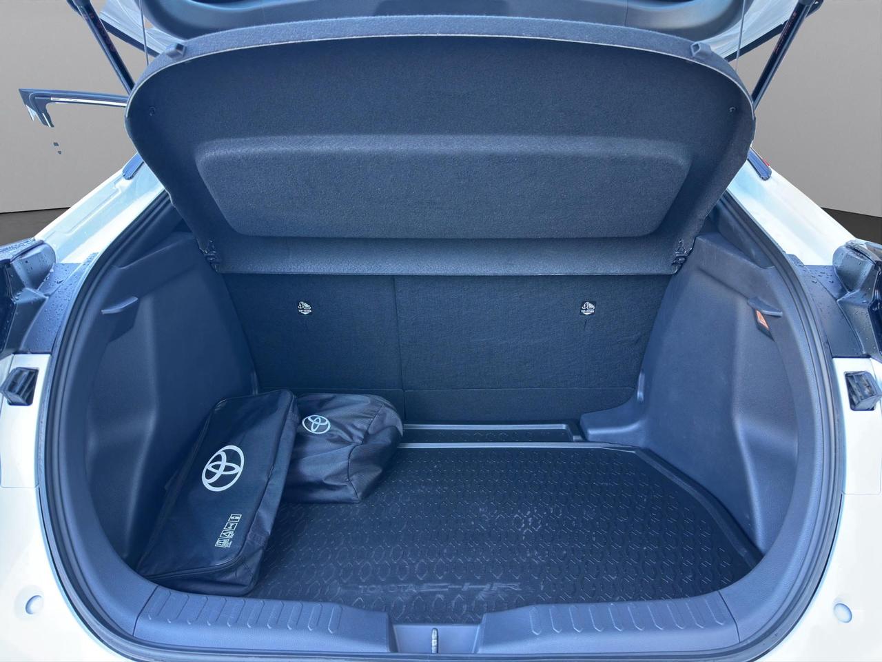 Toyota C-HR 1.8 hev Active fwd e-cvt