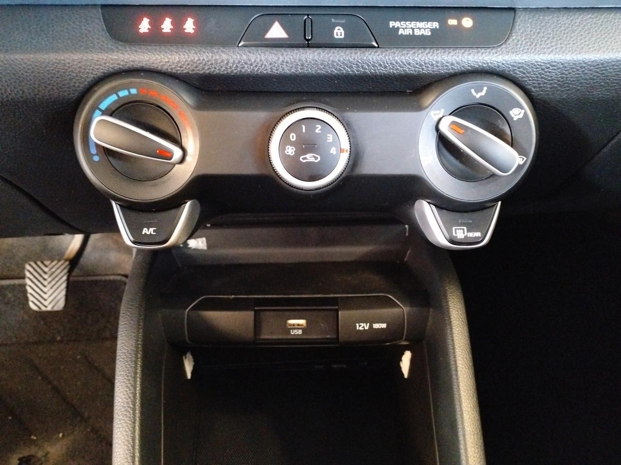 Kia Stonic 1.2 dpi Style s/Design Pack 84cv