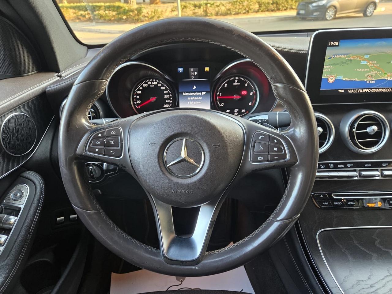 MERCEDES GLC 250 4MATIC PREMIUM + AMG PACK +GANCIO