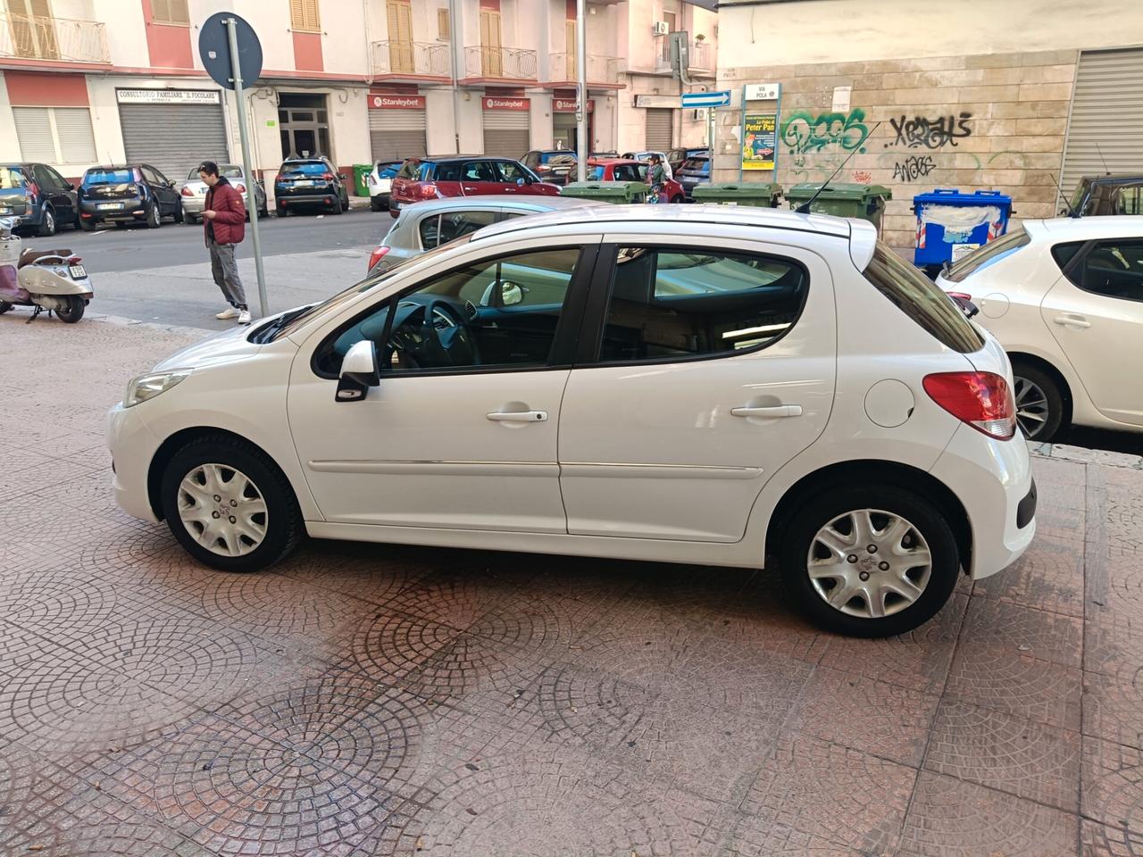 PEUGEOT 207 1.4 DIESEL 70CV-NEOPATENTATI-Euro 4790