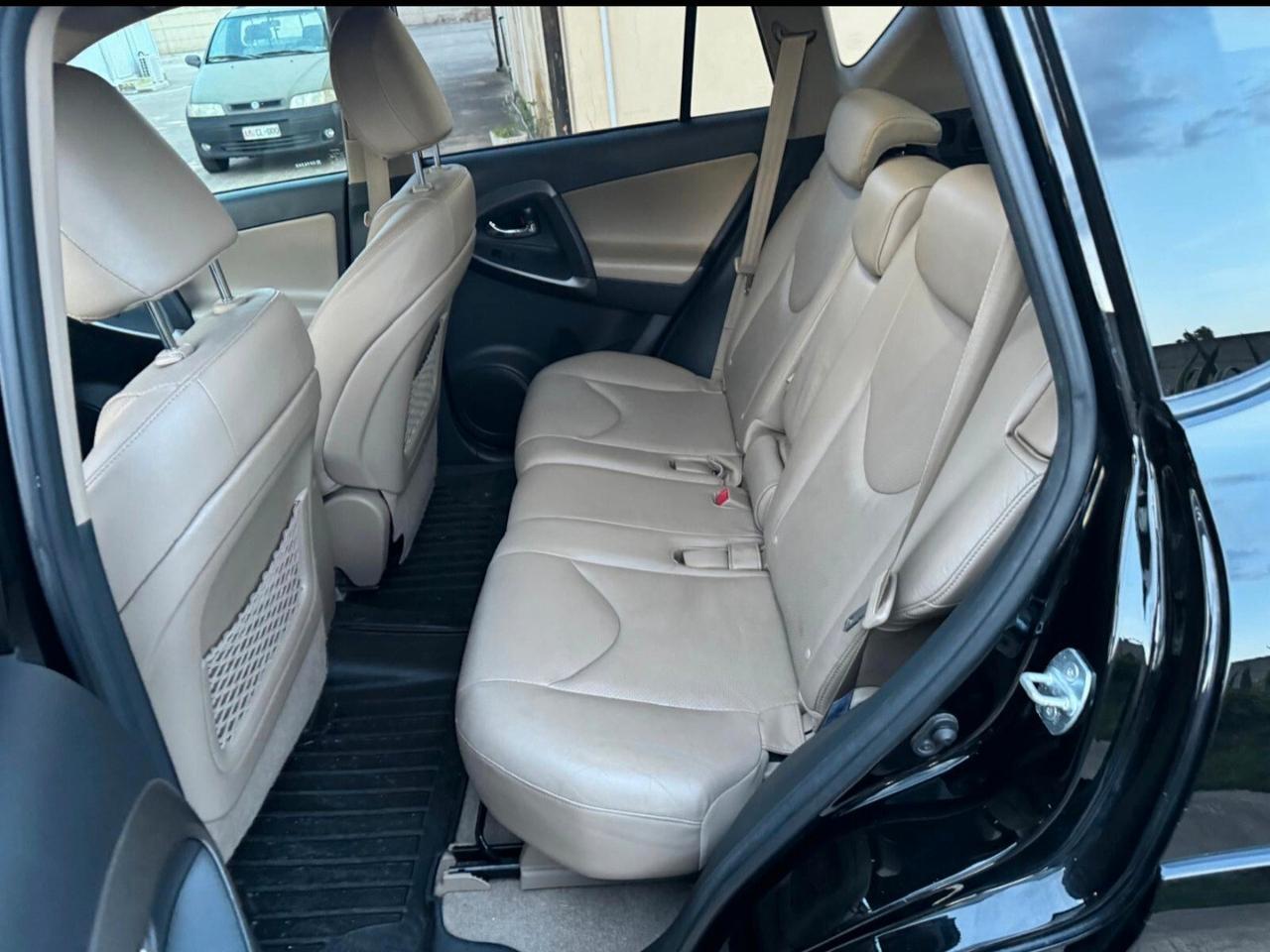 Toyota RAV 4 RAV4 Crossover 2.2 D-4D 150 CV DPF Luxury