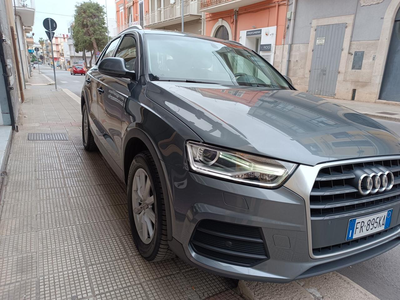 Audi Q3 2.0 TDI 120 CV S tronic Business