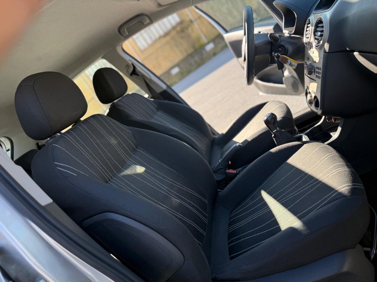 Opel Corsa 1.2 benzina 5 porte con soli 27.000 km 1 pro