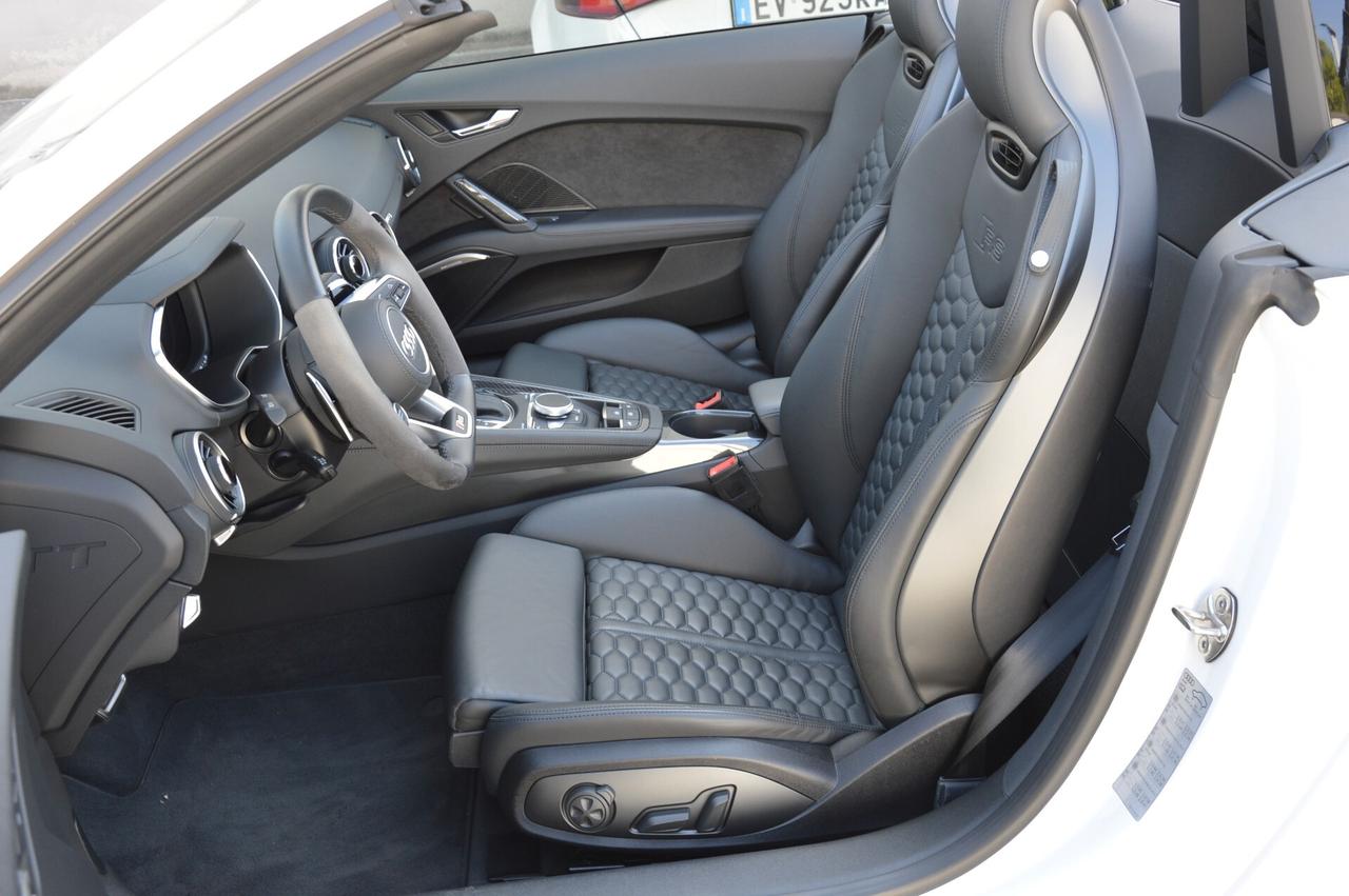 Audi TT RS Roadster 2.5 TFSI quattro S tronic