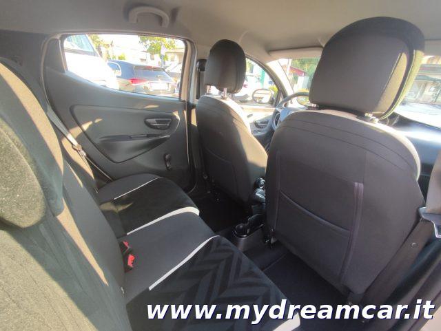 LANCIA Ypsilon 1.2 69 CV 5 porte Platinum