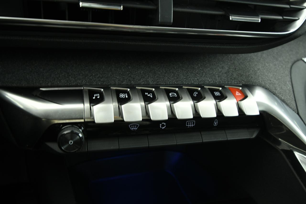 PEUGEOT 3008 1.5 bluehdi Allure Pack s&s 130cv eat8 CAMERA+APP CONNECT+C18"