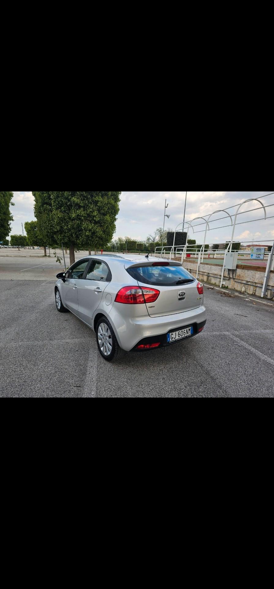 Kia Rio 1.1 CRDi WGT 5p. LX