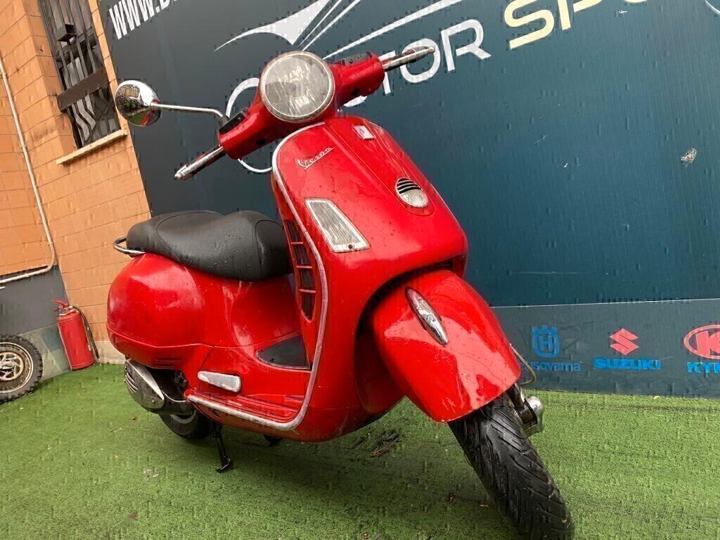 Piaggio vespa 250 GTS