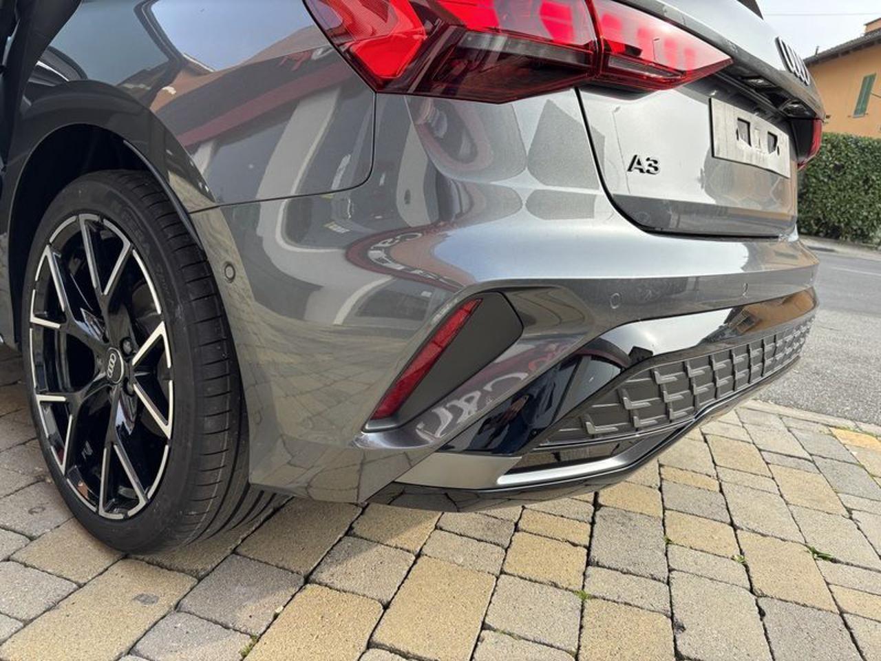 Audi A3 SPB TFSI 110 kW S tronic S line edition MATRIX