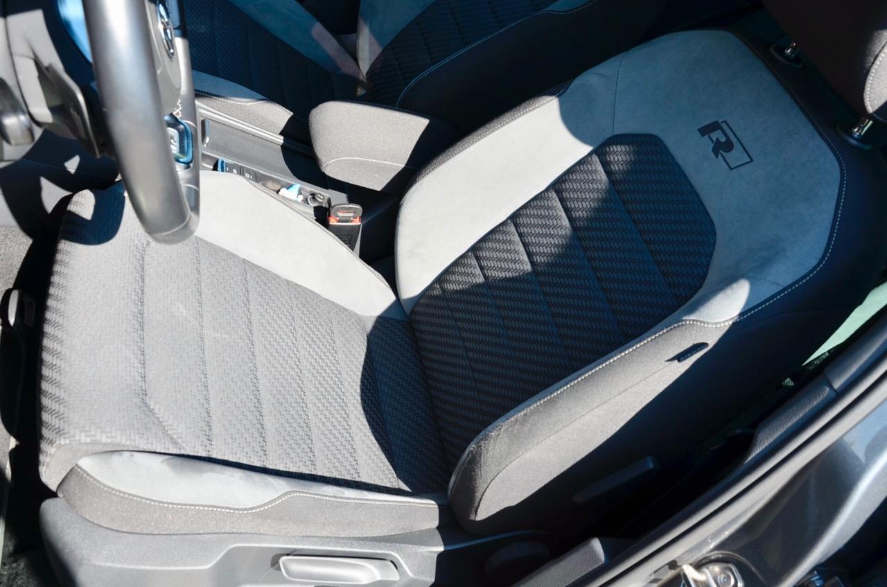 VOLKSWAGEN GOLF 5p 1.5 TSI R-LINE SPORT EDITION 150cv DSG, UFF ITALIANA, EURO 6D, APPLE ANDROID, PERMUTE