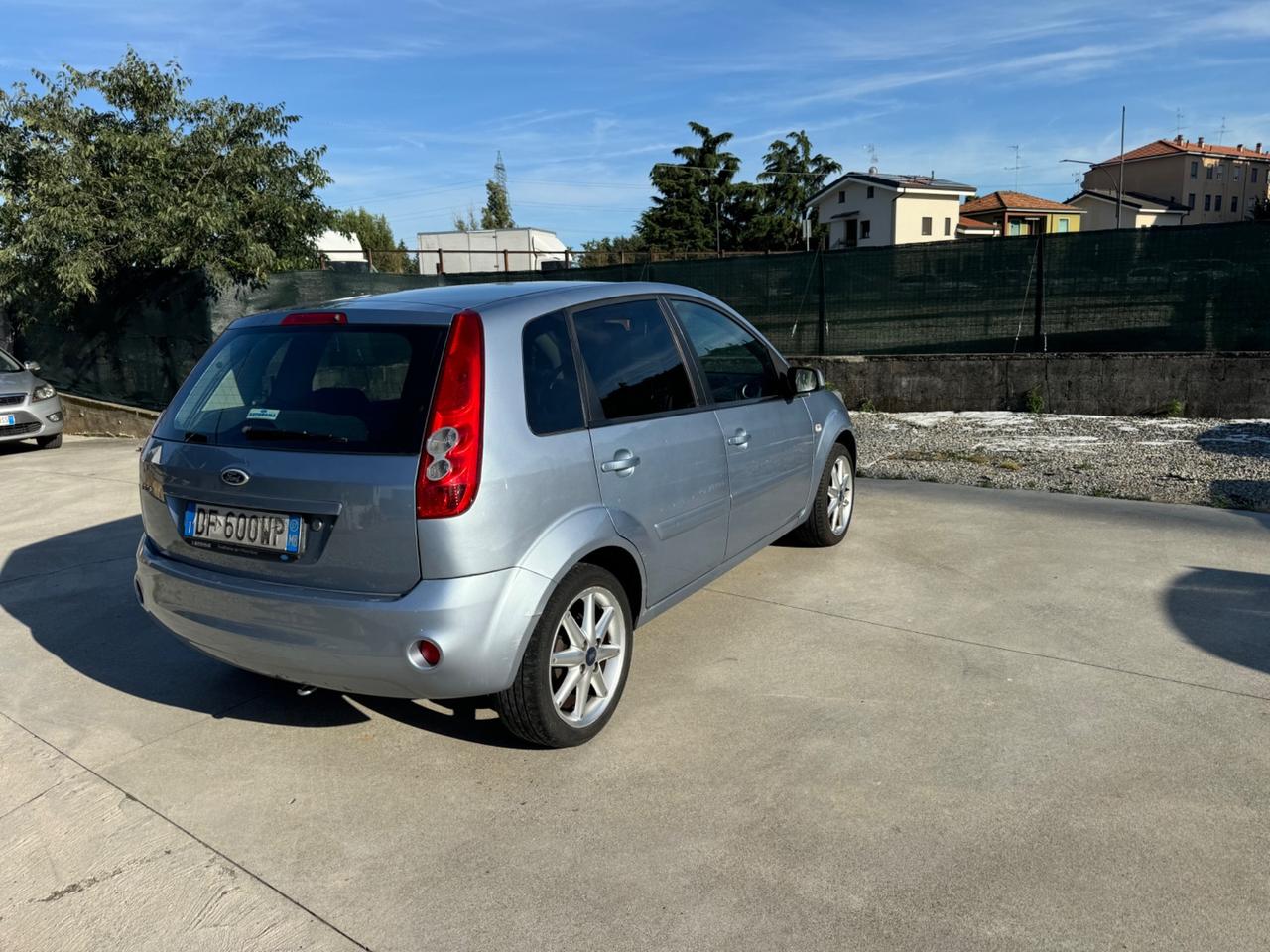 Ford Fiesta 1.2 16V 5p. Ghia
