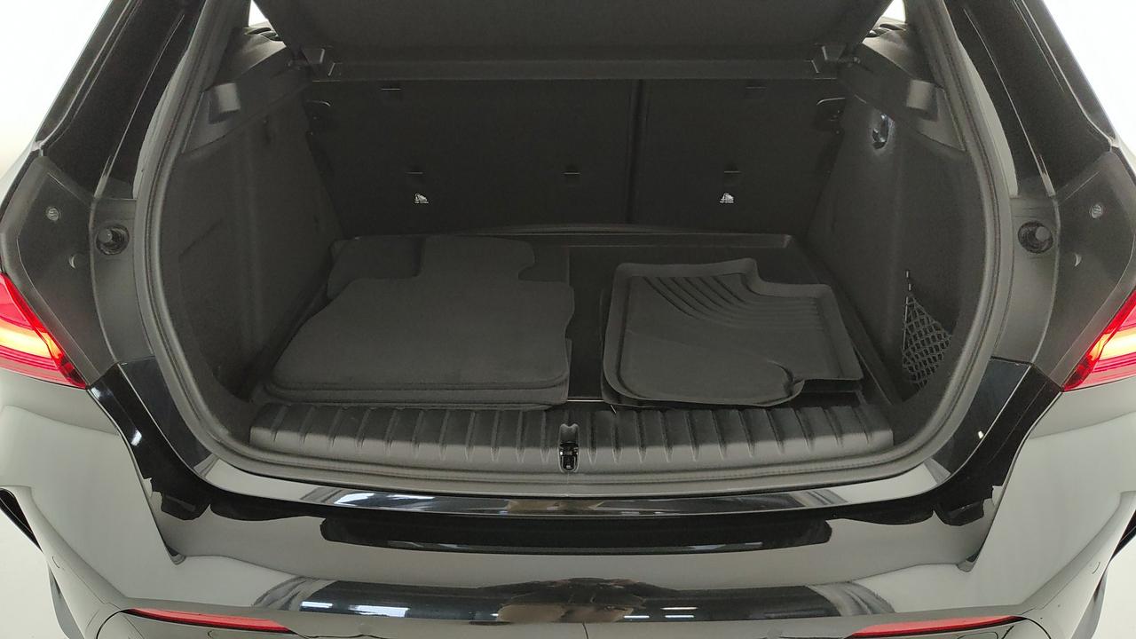 BMW Serie 1 F40 - 118d Msport auto