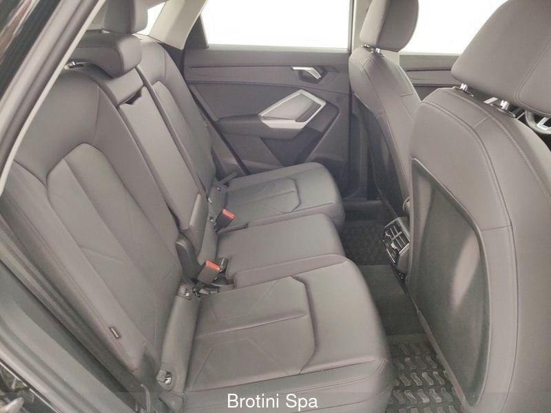 Audi Q3 35 TDI S tronic Business