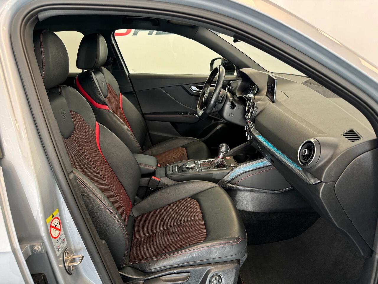 Audi Q2 SQ2 TFSI quattro S tronic sport attitude 19" UNIPROP.