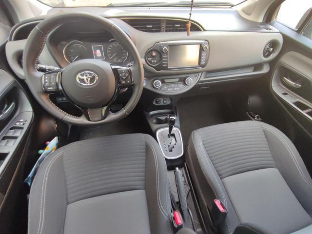 TOYOTA Yaris active