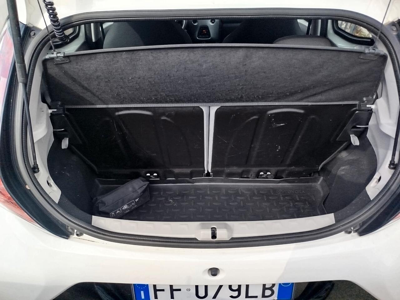 TOYOTA AYGO 1.O AUTOMATICA *PREZZO VERO* CRONO TAGLIANDI - GARANZIA 12 MESI