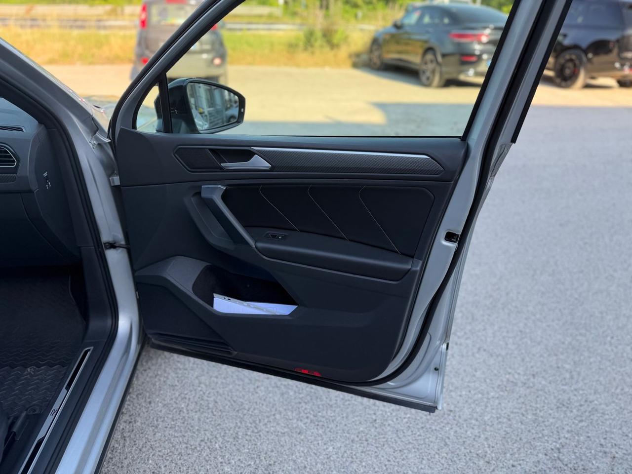 Volkswagen Tiguan R Line 2.0 TDI #11366