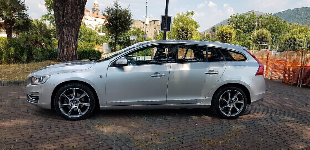 Volvo V60 2.0 d 150 cv D3 Geartronic Volvo Ocean Race,pelle,cambio automatico,navi,cruise control,cerchi 18