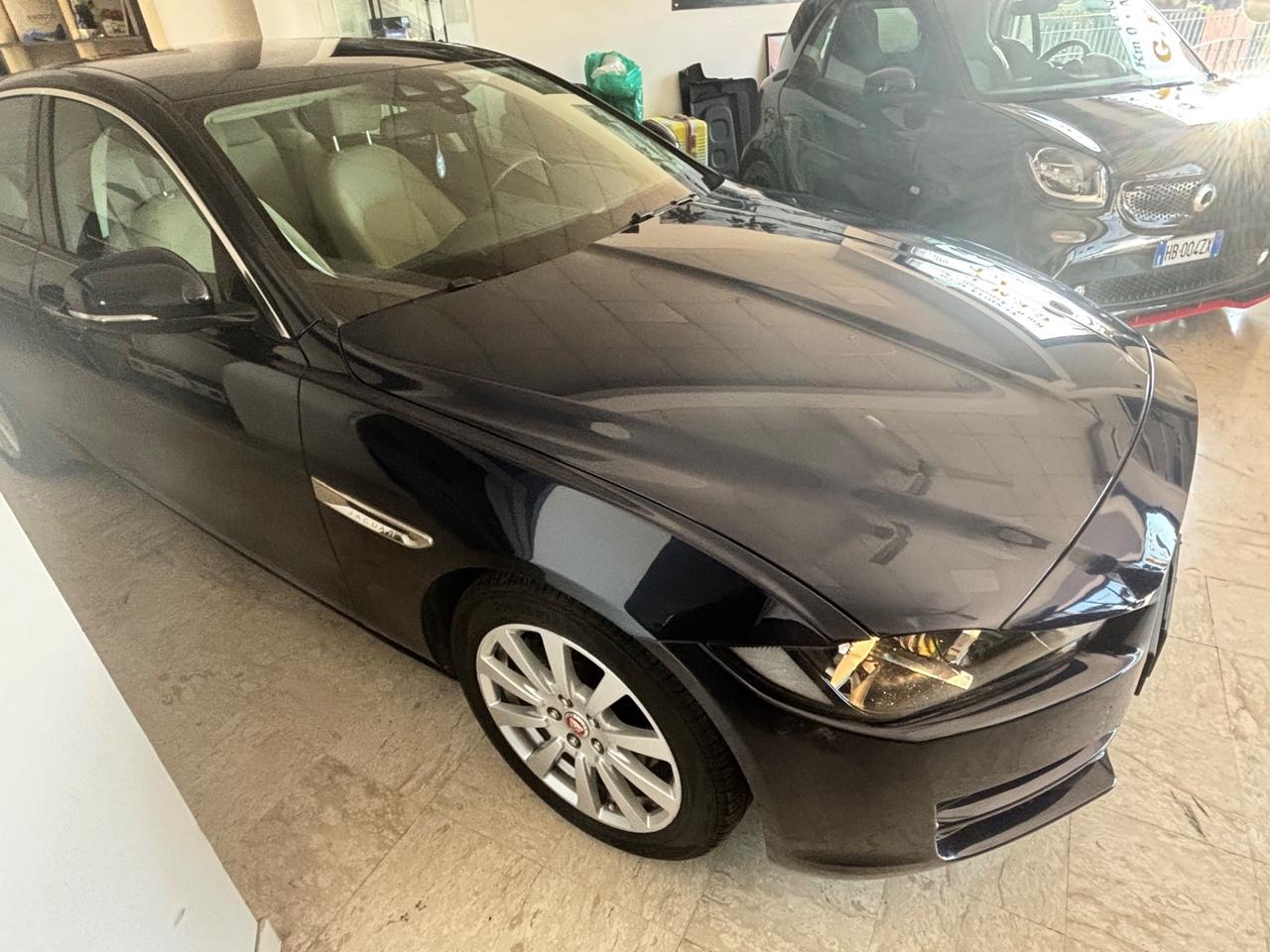 Jaguar XE 2.0 D Turbo 180CV Prestige