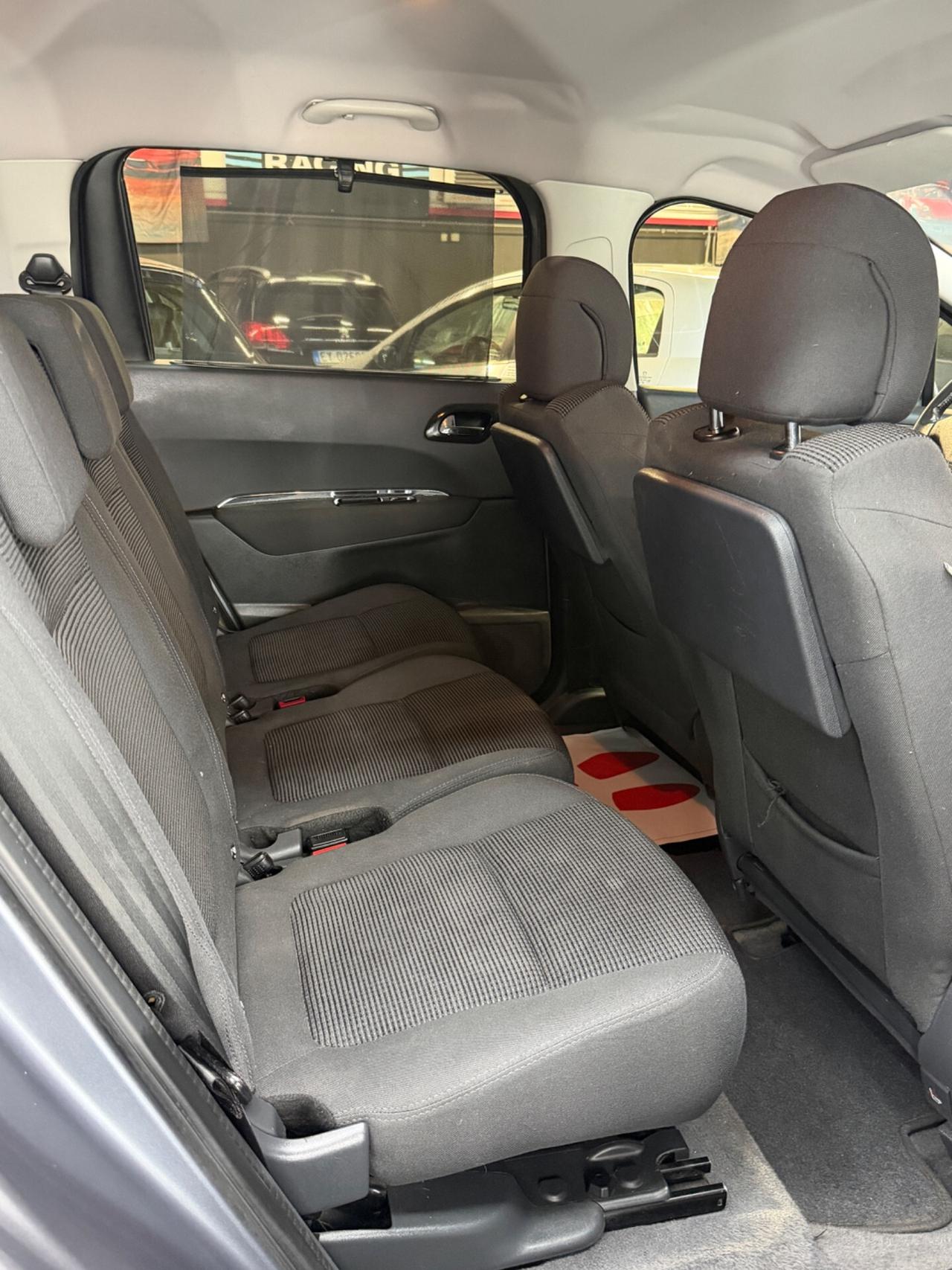 Peugeot 5008 1.6 HDi 112CV Allure