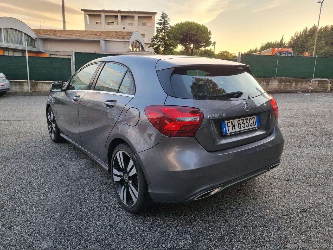 MERCEDES-BENZ A 180 d Automatic Sport