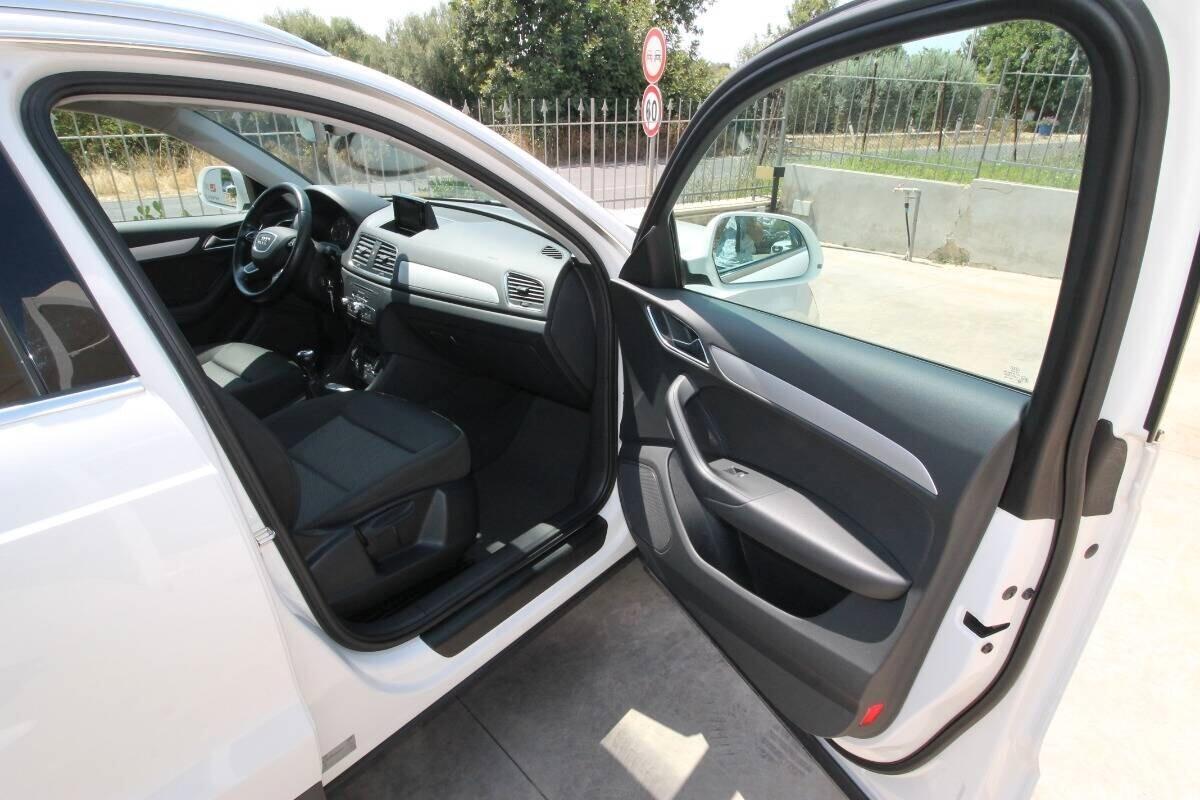 Audi Q3 2.0 TDI 120 CV Business|12.2015