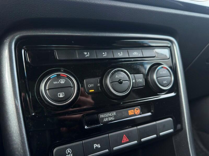 VOLKSWAGEN Maggiolino Maggiolino 1.4 TSI Sport ...