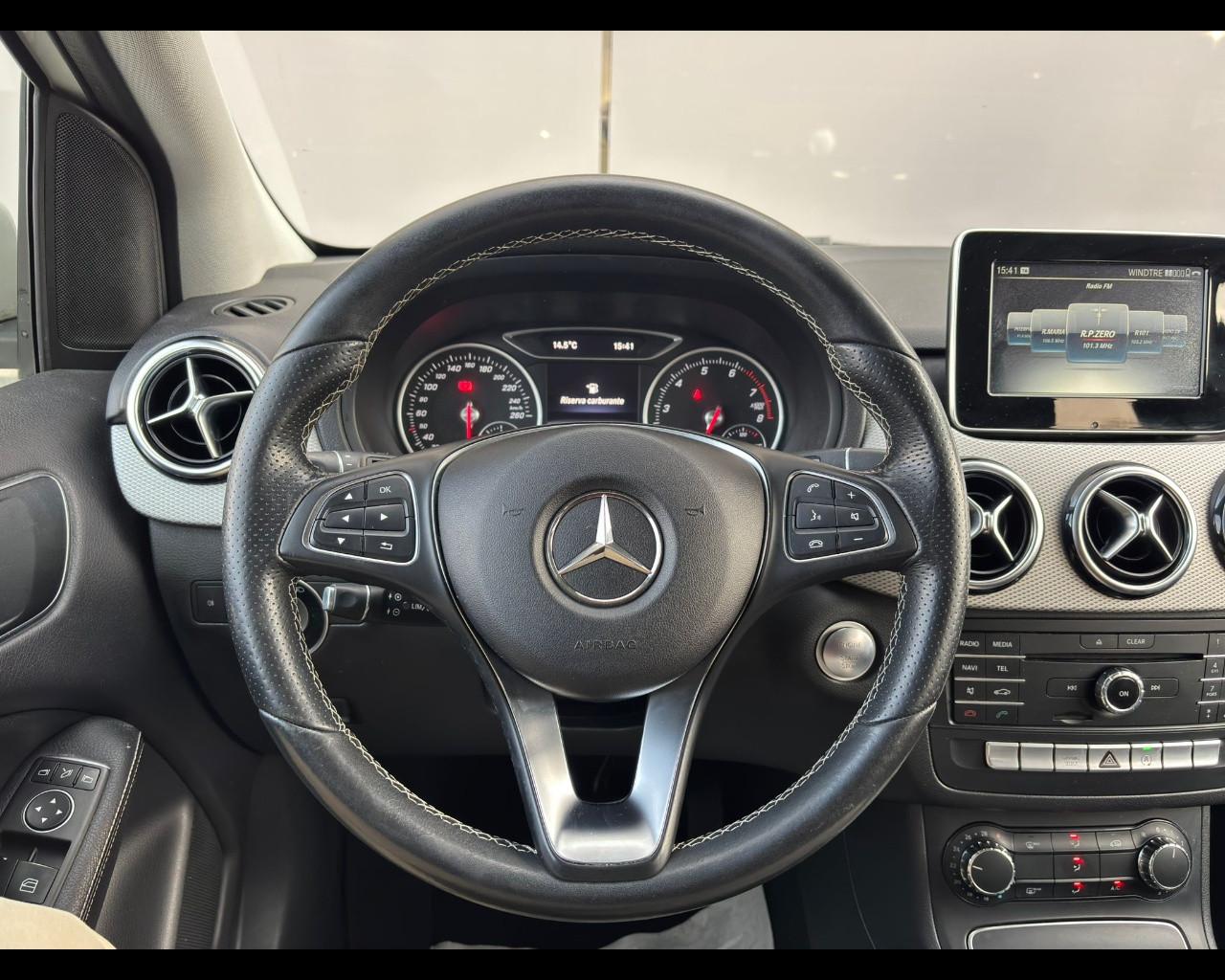 Mercedes-Benz CLASSE B 220 SPORT 4MATIC AWD AUTO