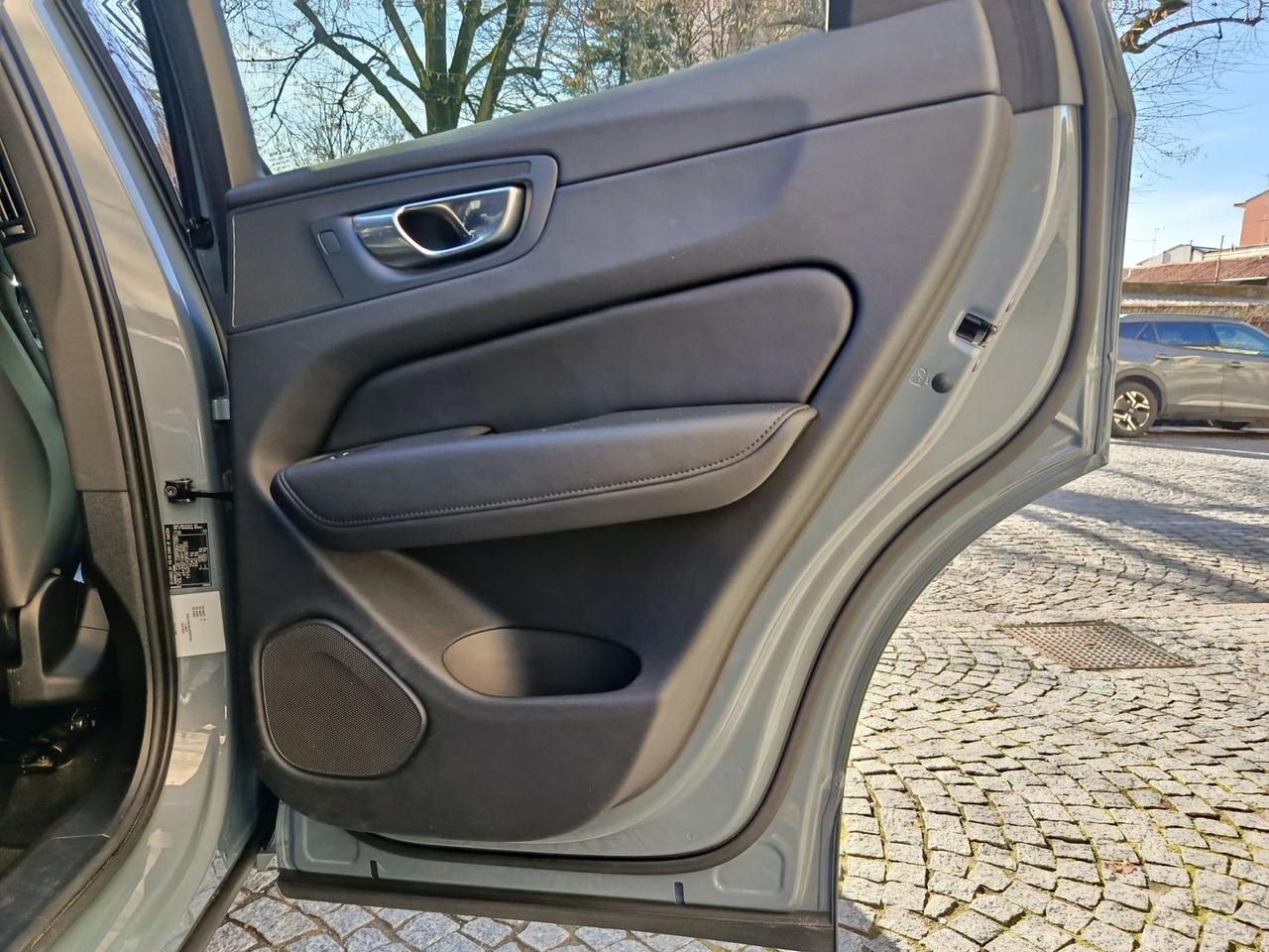 Volvo XC 60 Plus Dark 2.0 B4 MHEV #9159