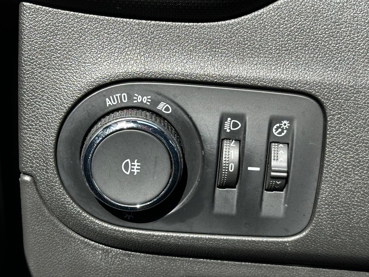 Opel Crossland 83cv Elegance CarPlay PREZZO VERO!