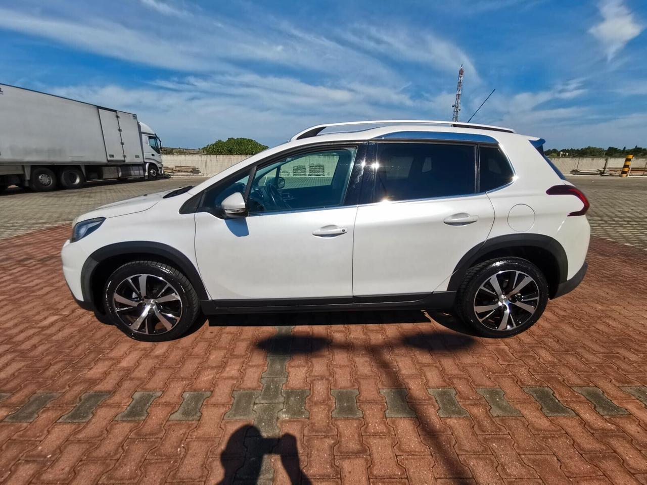 Peugeot 2008 BlueHDi 100 Allure 2017 NAV/RETROC.