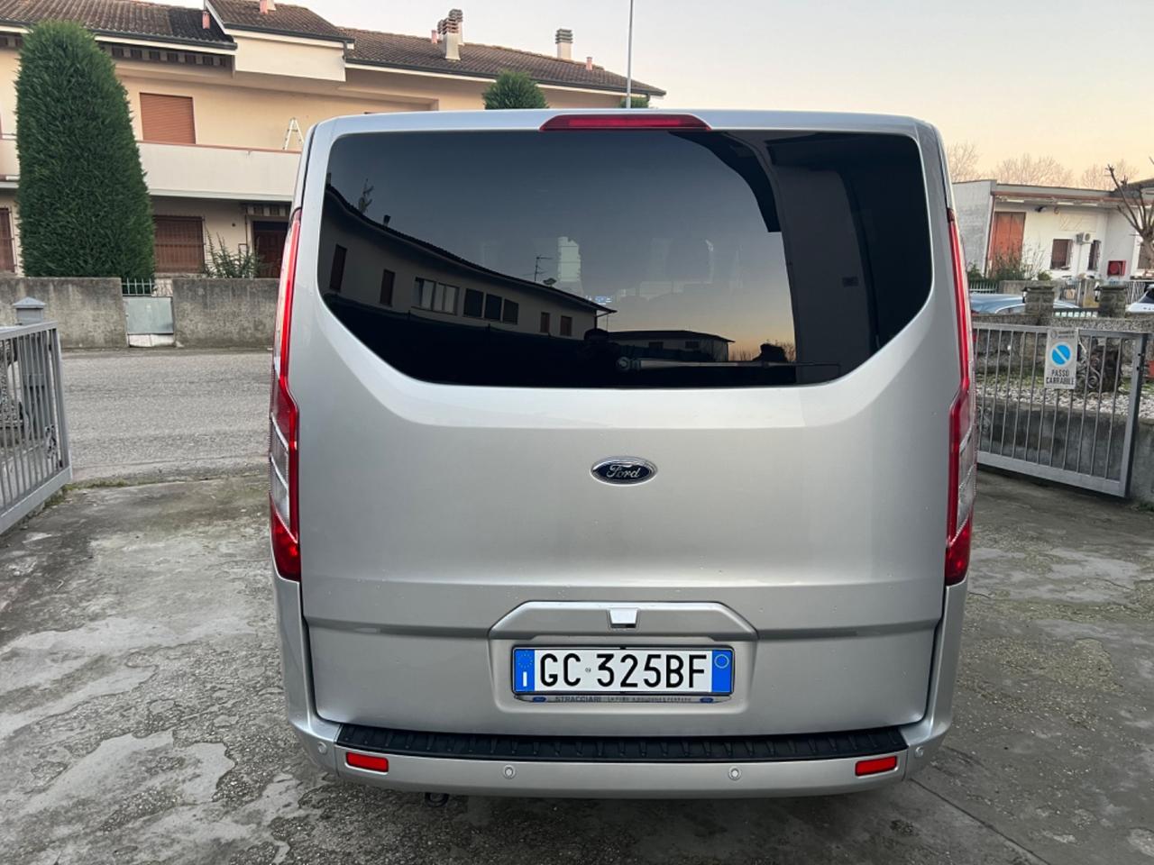 FORD TOURNEO CUSTOM 2.0 DIESEL IBRIDO 8 POSTI UNICO PROPRIETARIO PERFETTO